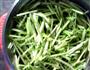 西芹香菇炒蛋饼的做法图解1