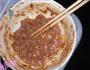 孜然牛肉煎饼的做法图解2