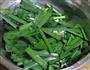 藜蒿炒腊肉的做法图解3