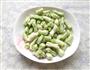 五花肉烧土豆芸豆的做法图解1