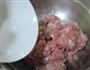 圆白菜鲜肉锅贴的做法图解2