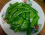 烤肠炒荷兰豆的做法图解3