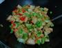 西芹虾干炒鱼饼的做法图解8