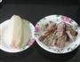 烤鸭骨头炖莲藕的做法图解1