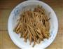 黄花菜焖牛腩的做法图解1