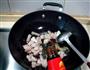 五花肉焖芽豆的做法图解5