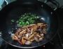 鸭腿炒熏豆腐的做法图解7