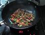 鸭腿炒熏豆腐的做法图解8