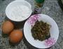 梅干菜鸡蛋饼的做法图解1