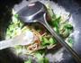 青菜培根炒面的做法图解10