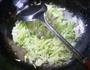 火腿肠圆白菜炒面的做法图解6