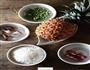 菠萝虾仁炒饭的做法图解1