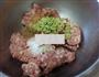 猪肉白菜包的做法图解5