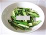 秋葵炒肉片的做法图解2