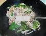 牛肉炒蟹味菇的做法图解8