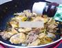 酸菜炒鸡肉的做法图解7