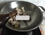 五花肉焖扁豆的做法图解2
