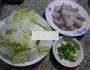 白菜煮虾潺的做法图解1