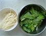 油麦菜炒金针菇的做法图解2