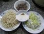 牛肉白菜汤面的做法图解1