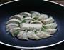 烫面荠菜煎饺的做法图解16