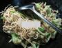 尖椒猪肉花菜炒面的做法图解6