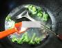 咸肉西兰花煮粉丝的做法图解5