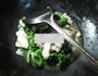 咸肉蒿菜炒茭白的做法图解7