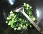 开洋白玉菇炒手捏菜的做法图解7
