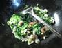 开洋白玉菇炒手捏菜的做法图解8