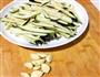 五花肉炒茄丝的做法图解2