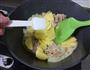 五花肉炒土豆的做法图解7