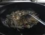 酸菜炒红薯粉的做法图解2