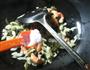 酸菜虾肉炒雷笋的做法图解6