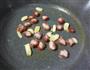 蘑菇青豆炒腊肠的做法图解6