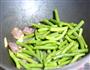 腊肠炒豆角的做法图解7