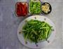 蒜台炒蚕豆的做法图解3