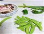 豌豆角小腊肉的做法图解3
