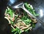 韭菜五花肉蟹味菇的做法图解5