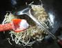 榨菜丝炒绿豆芽的做法图解5