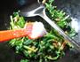 五花肉炒茼蒿的做法图解7