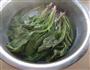 麻酱拌菠菜花生米的做法图解2