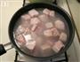 豆角烧肉的做法图解1