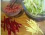泡椒芹菜牛肉丝的做法图解1