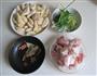 菱角烧肉的做法图解1