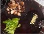 腊肉炒菜花的做法图解1
