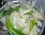 腊肉炒菜花的做法图解4