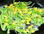 白果炒芹菜的做法图解2