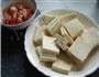 蚝油肉片烧豆腐的做法图解1