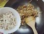 黄花菜炒鸡肉丝的做法图解12